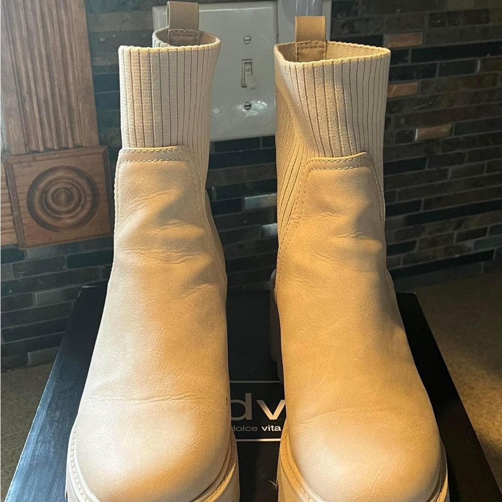 DV women’s boots